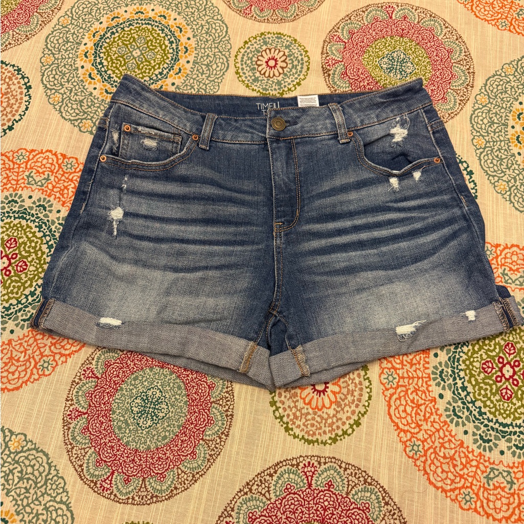 Cute Time And Tru Denim Blue Shorts W/ Distressing